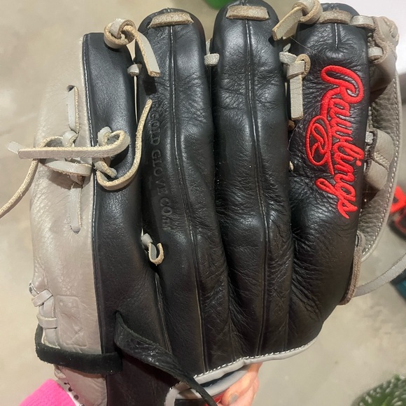 Rawlings Black and Red Baseball Glove - Picture 3 of 4